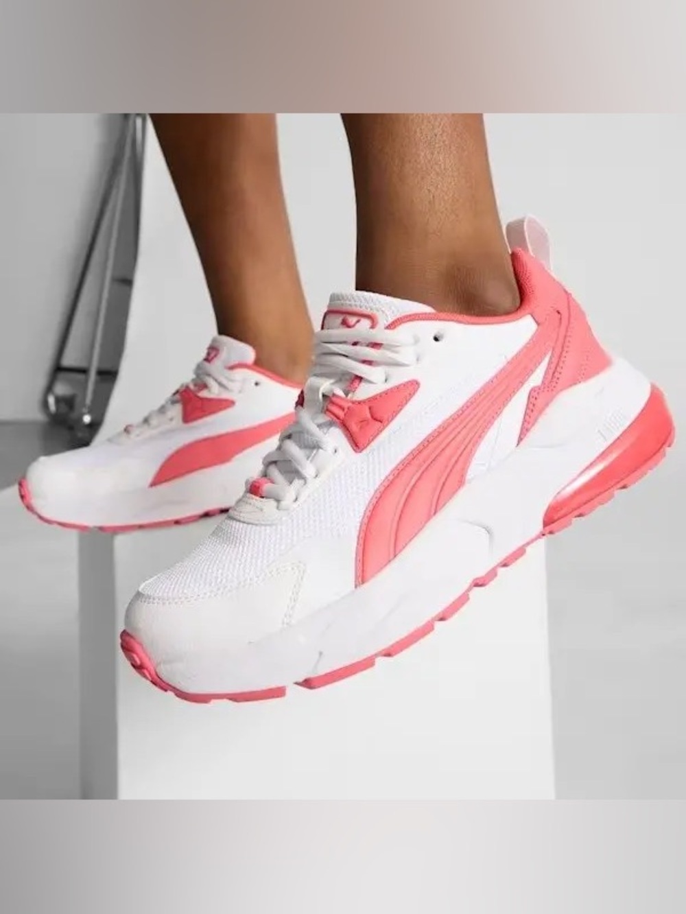 Puma Kids White & Peach Vis2K Athletic Sneakers